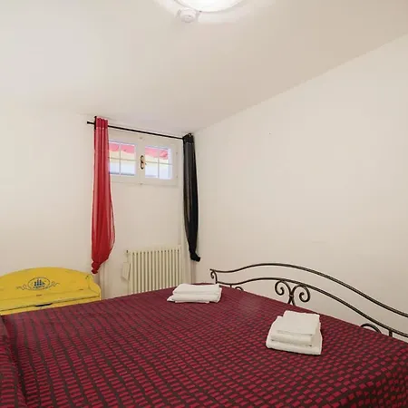 Three-bedroom Holiday In * Ameglia