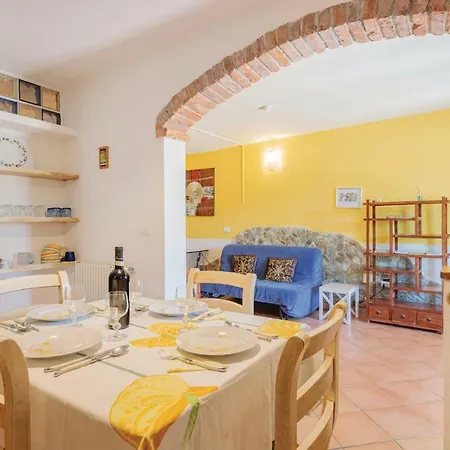 Three-bedroom Holiday In Ameglia